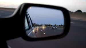 blind spot in car mirror